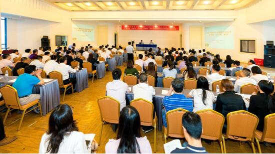 笃志赶路，，也要仰面寻道