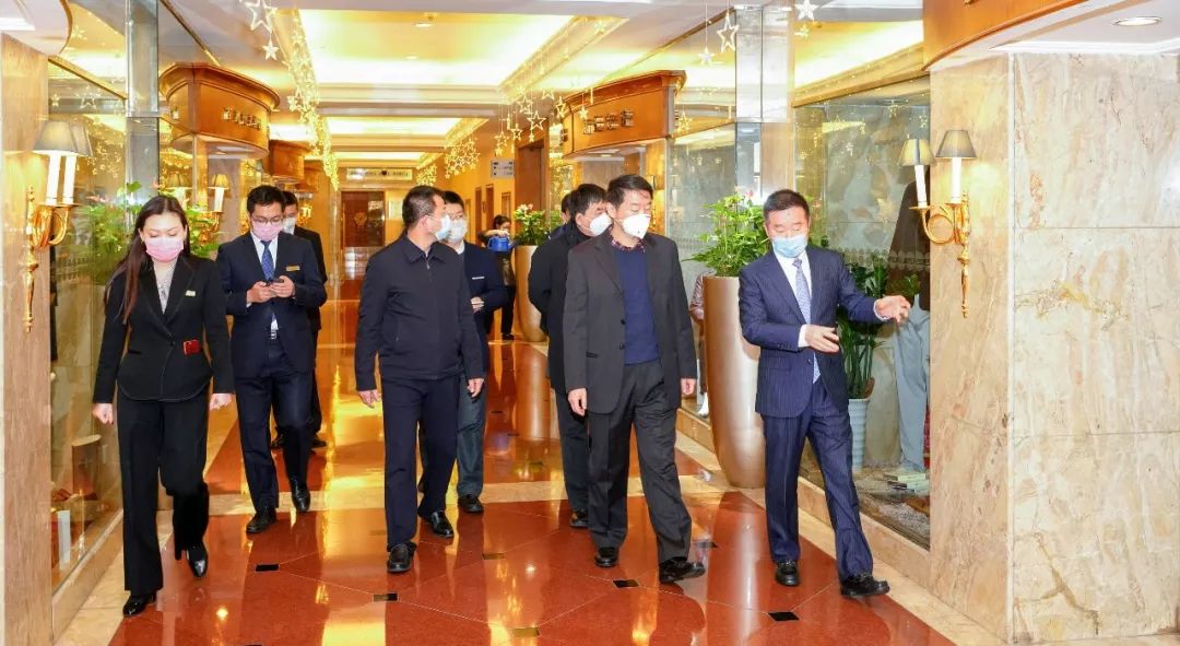 集团党委书记、、、董事长任丁一行赴锦江宾馆督导检查疫情防控事情