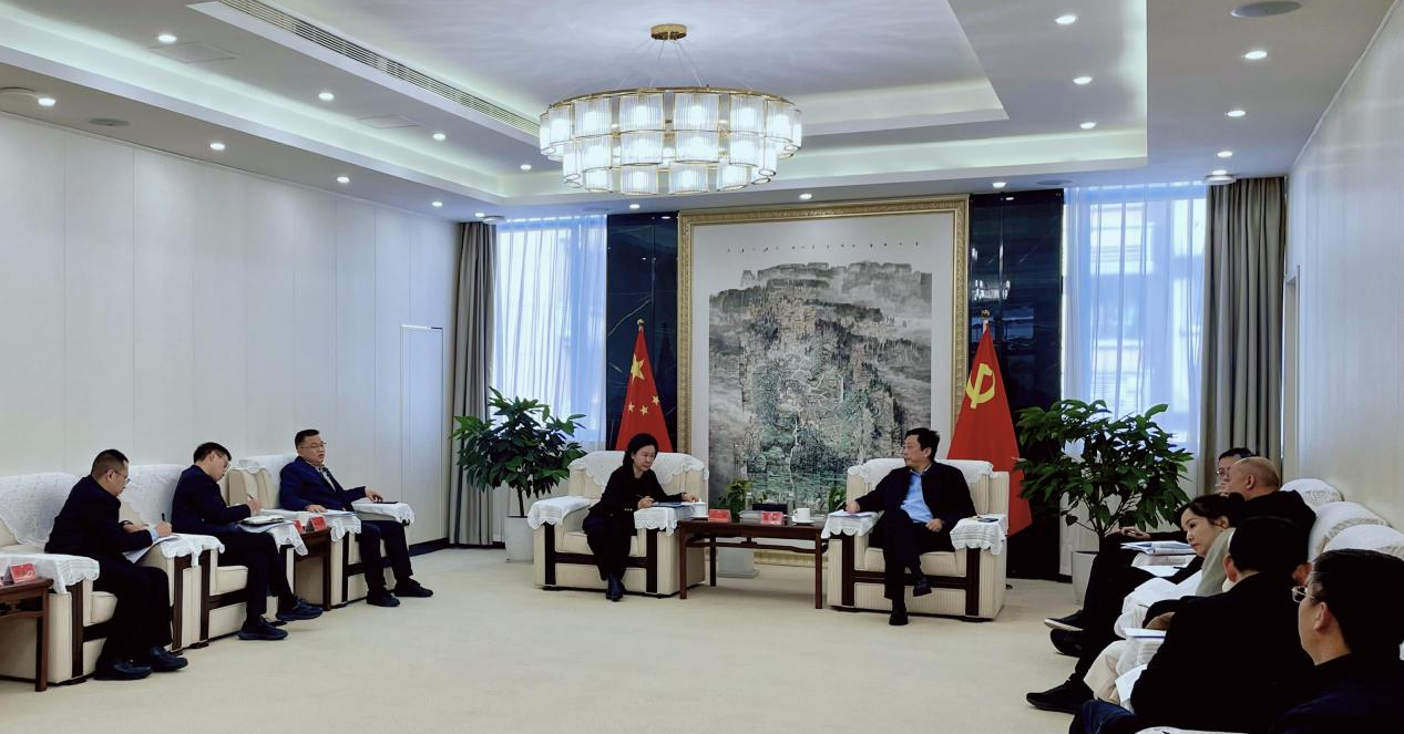 省k1体育集团赴龙泉驿区开展交流相助